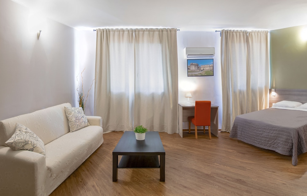 Al Borgo Residence Apartments And Rooms 18/30
