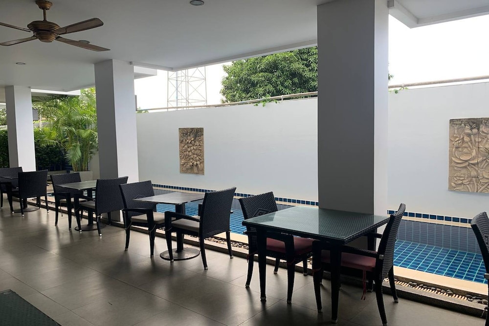One World One Home Naiharn Hotel by ZUZU 40/50
