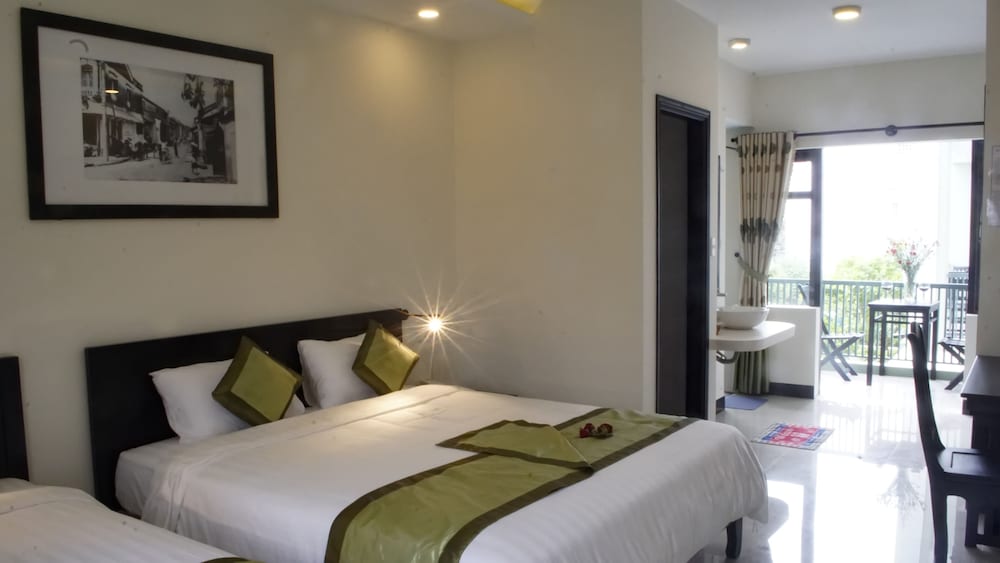 ROOM, TRIPLE