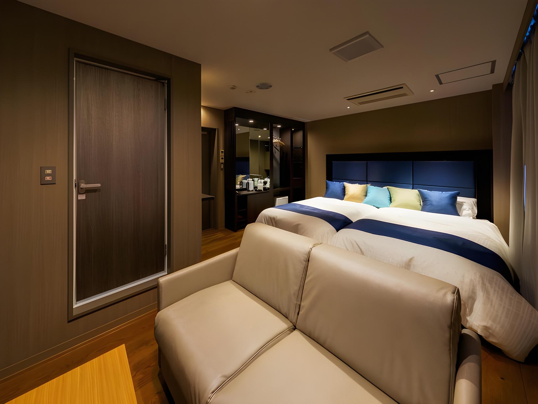 Standard, Twin Beds