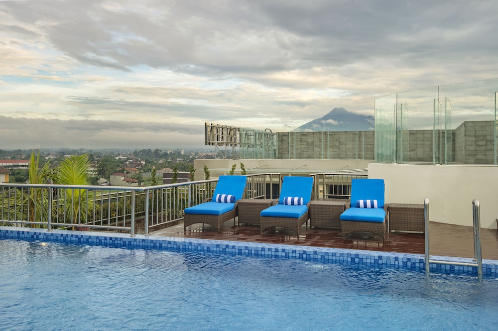 Platinum Adisucipto Hotel Conference 49/51