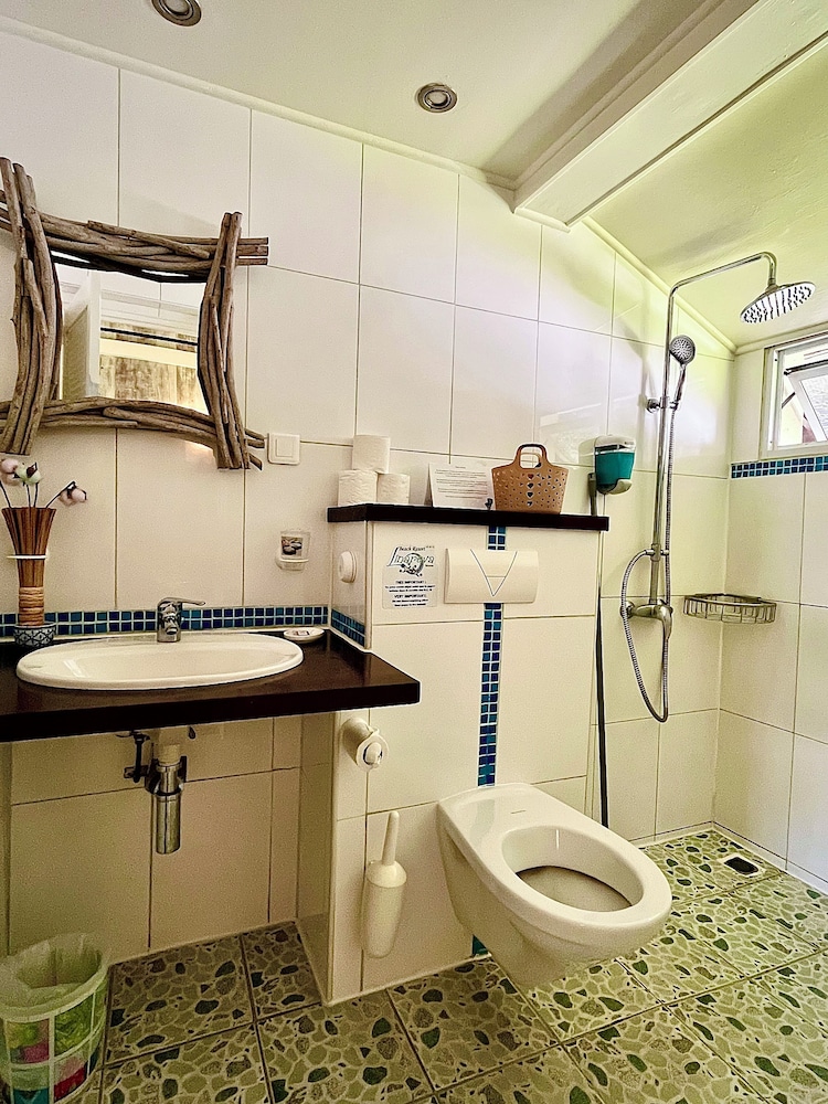 Studio, Twin Beds, Partial Sea View, Garden Area 6/6
