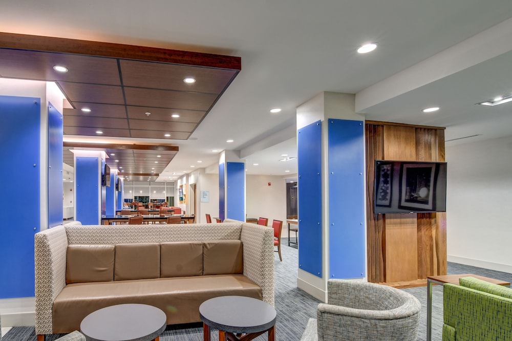 HOLIDAY INN EXPRESS FORT WALTON BEACH CENTRAL 10/47