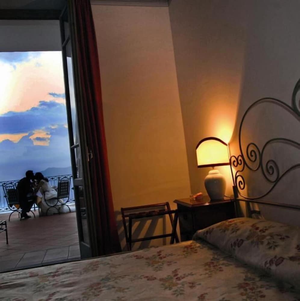 RELAIS DU SILENCE ALBERGO RELAIS I DUE ROCCOLI 19/50