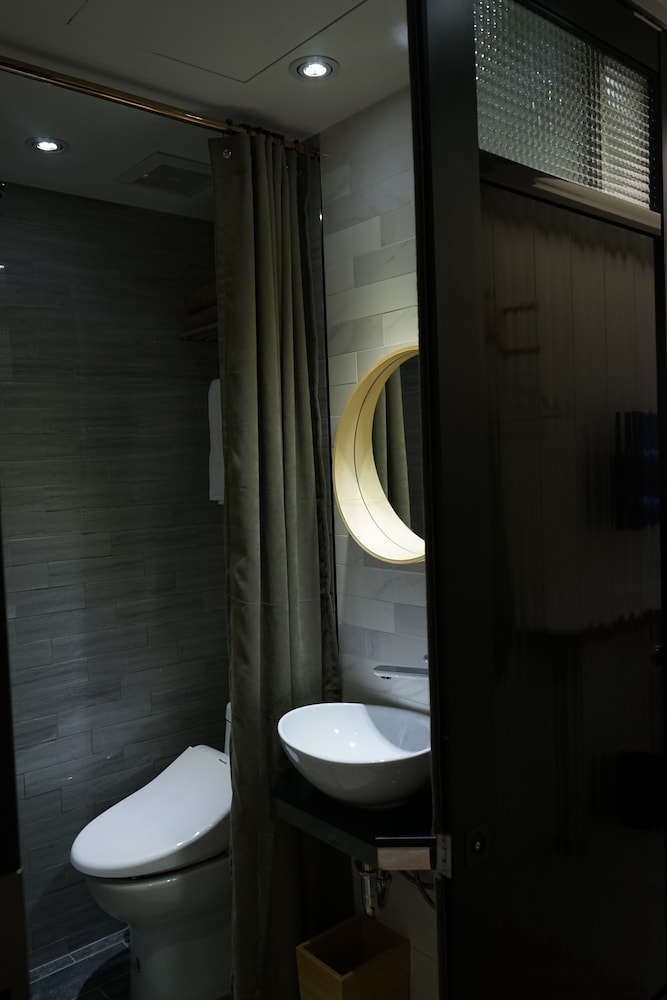 Nihao Cafe Hotel 65/67