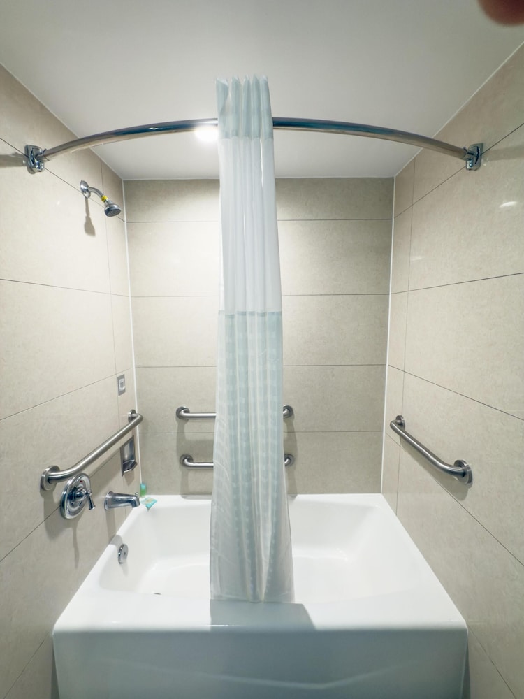 SureStay by Best Western Jacksonville Airport 47/54