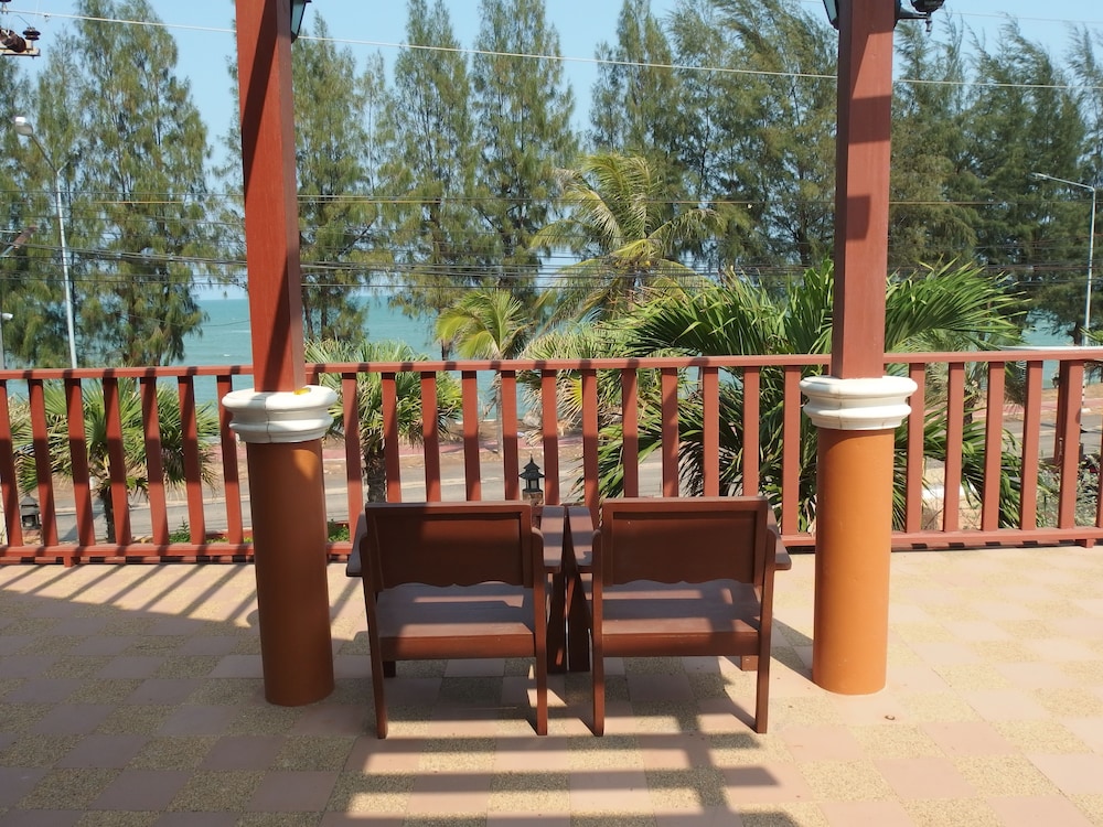 Palm Beach Resort 43/70
