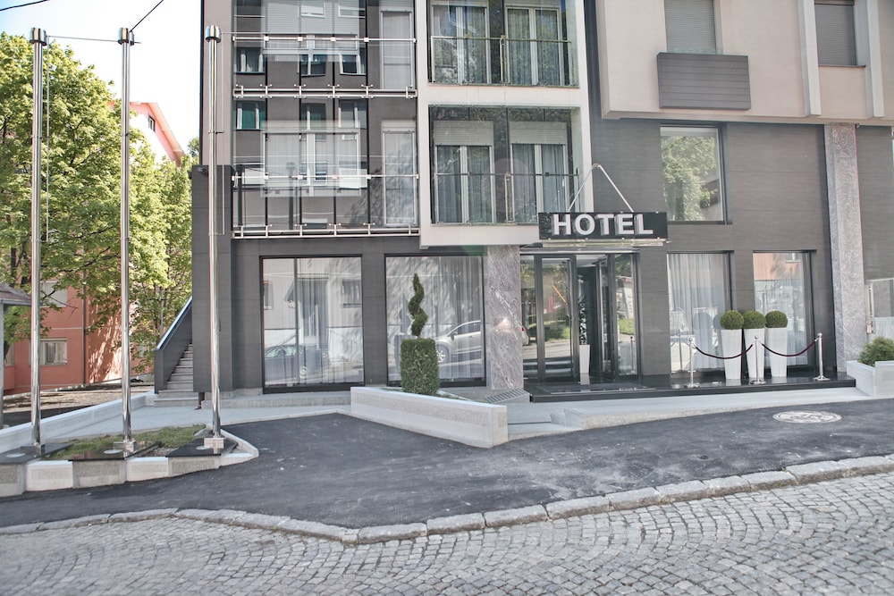 NOVA CITY HOTEL SIGNATURE COLLECTION 46/50