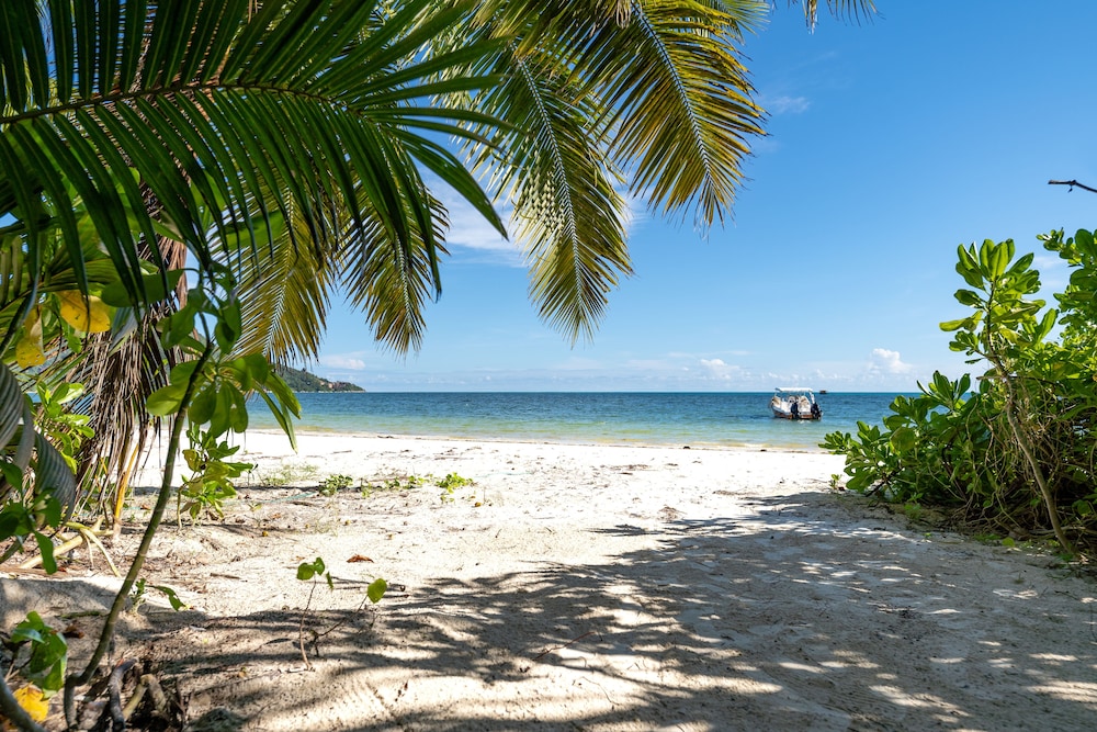 Bliss Praslin Seychelles 54/68