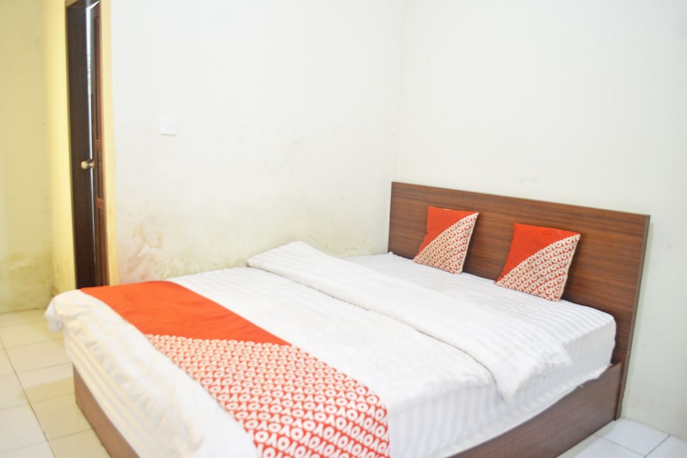 OYO 2731 MIM Guest House Syariah 7/15