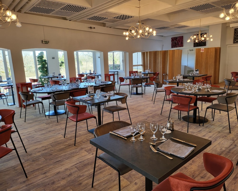 Hotel Causse Comtal 64/84