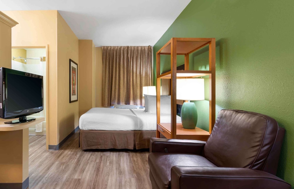 Extended Stay America- Kansas City - Overland Park - Metcalf 20/53