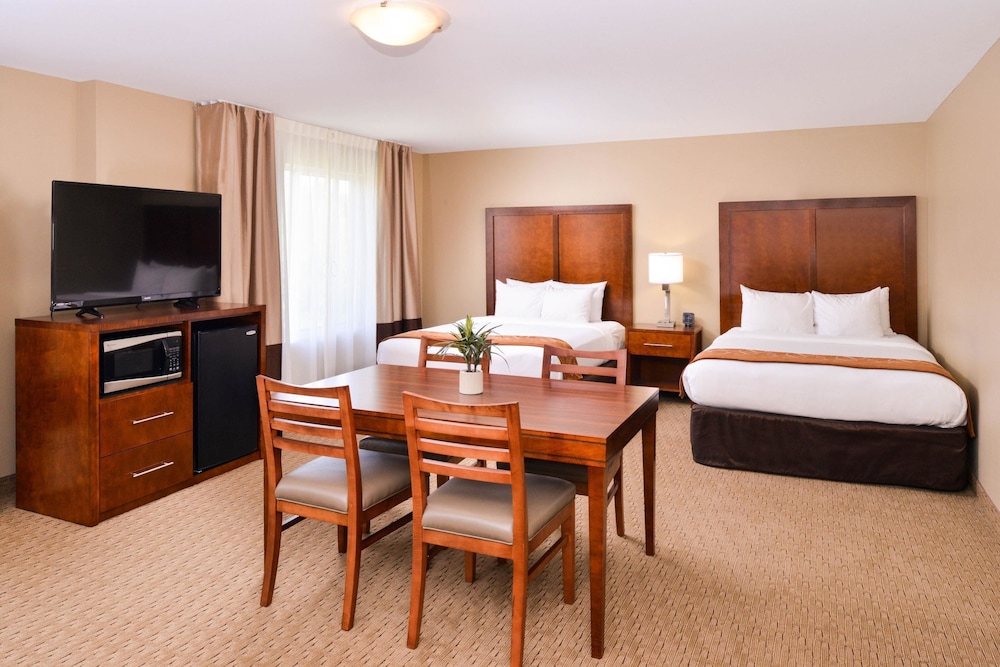 Comfort Suites Mount Vernon 10/36