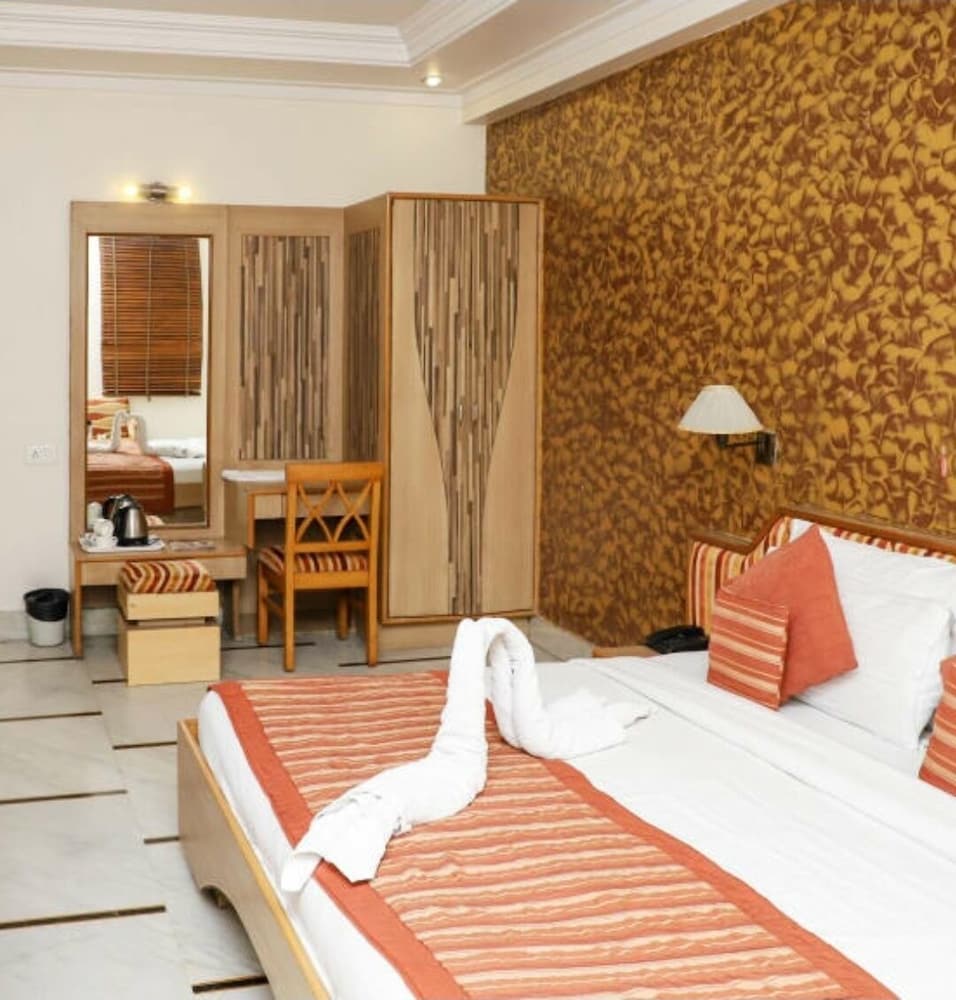 Hotel Singh International 10/35