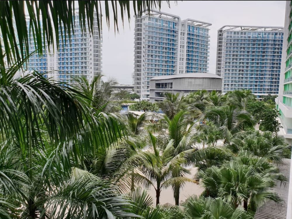 Azure Luxury Beach Suites By Vacationsph 48/50