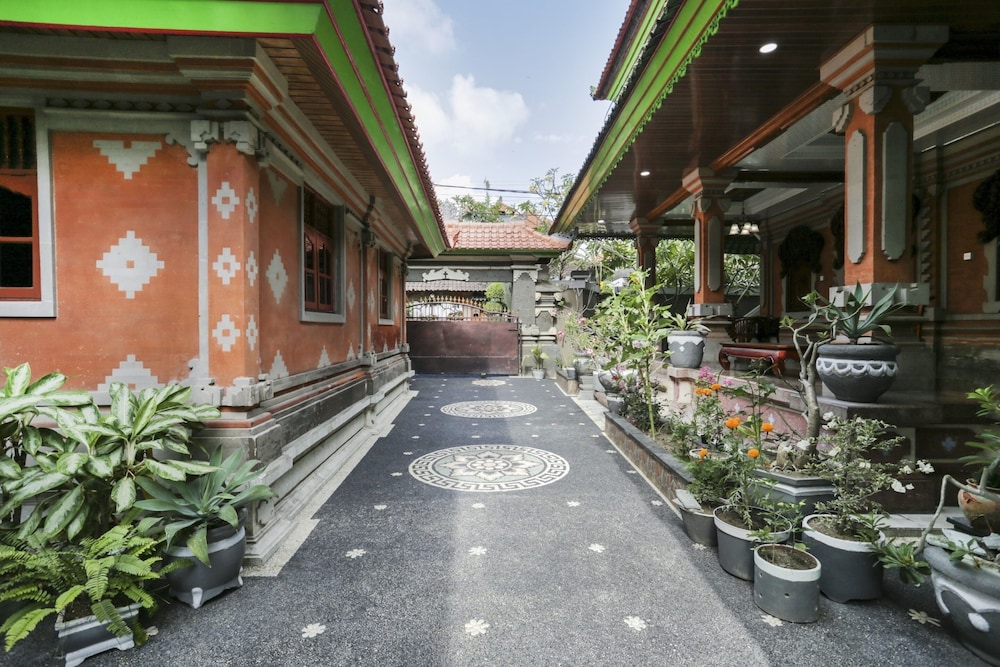 OYO 4003 Ceria Guesthouse Seminyak 35/39