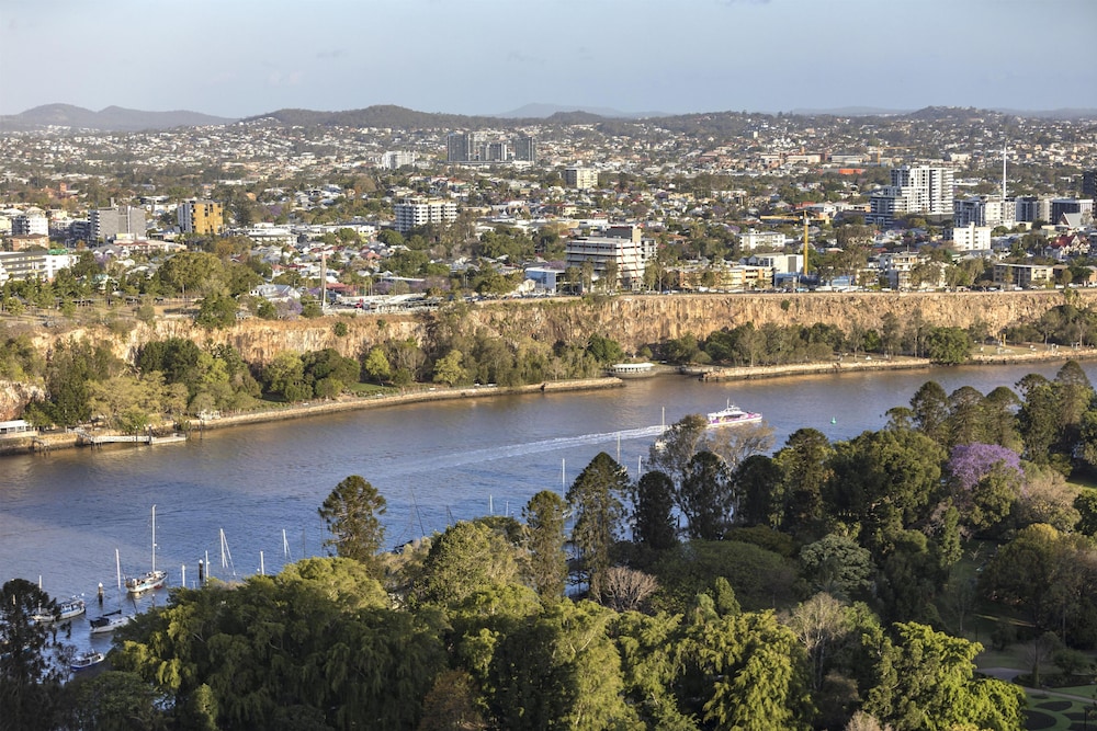 Oaks Brisbane River City Suites 60/72