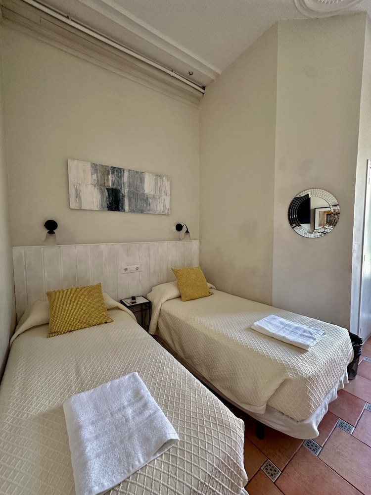 BARCELONA CENTER INN 14/50
