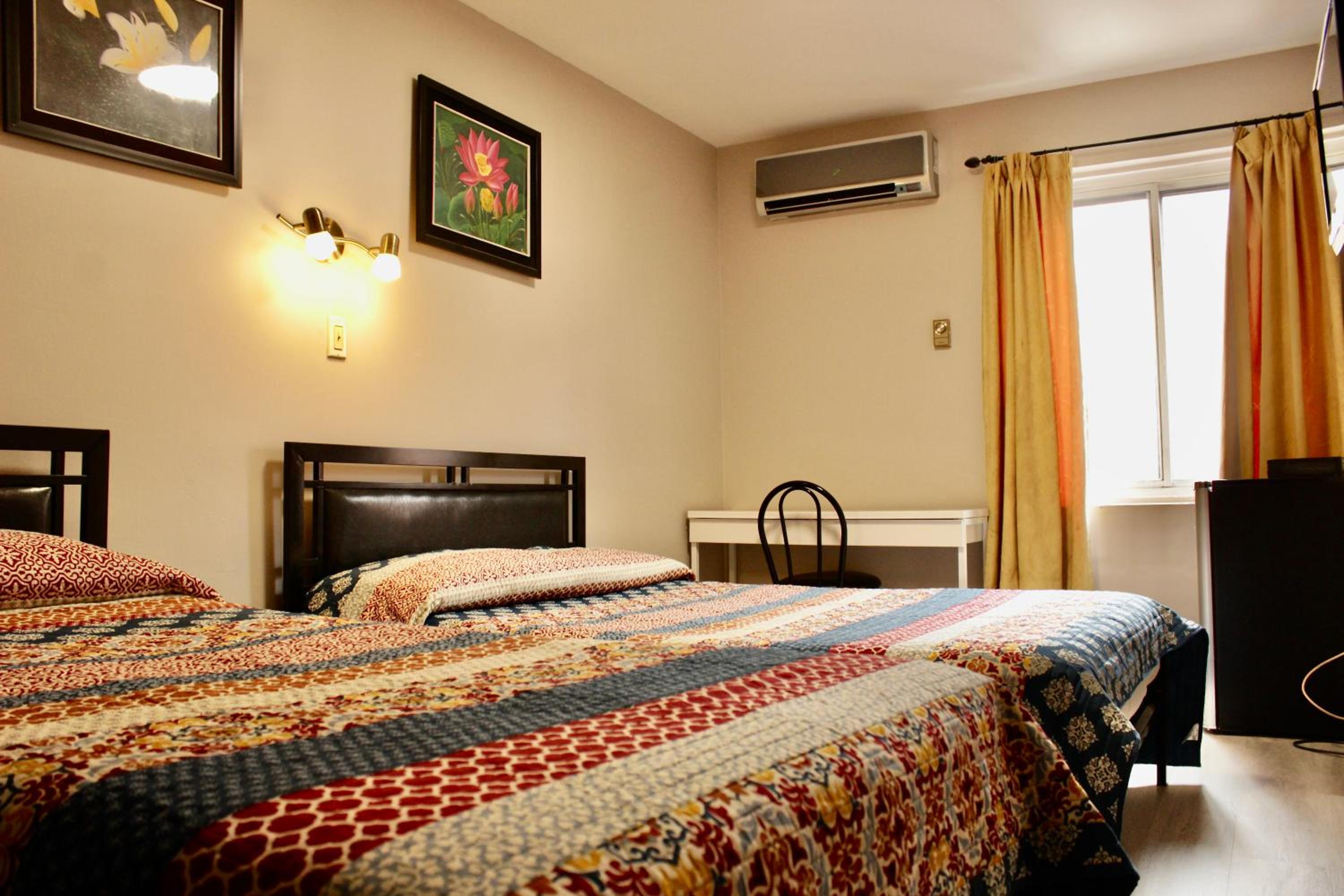 Hotel Victor 6/33