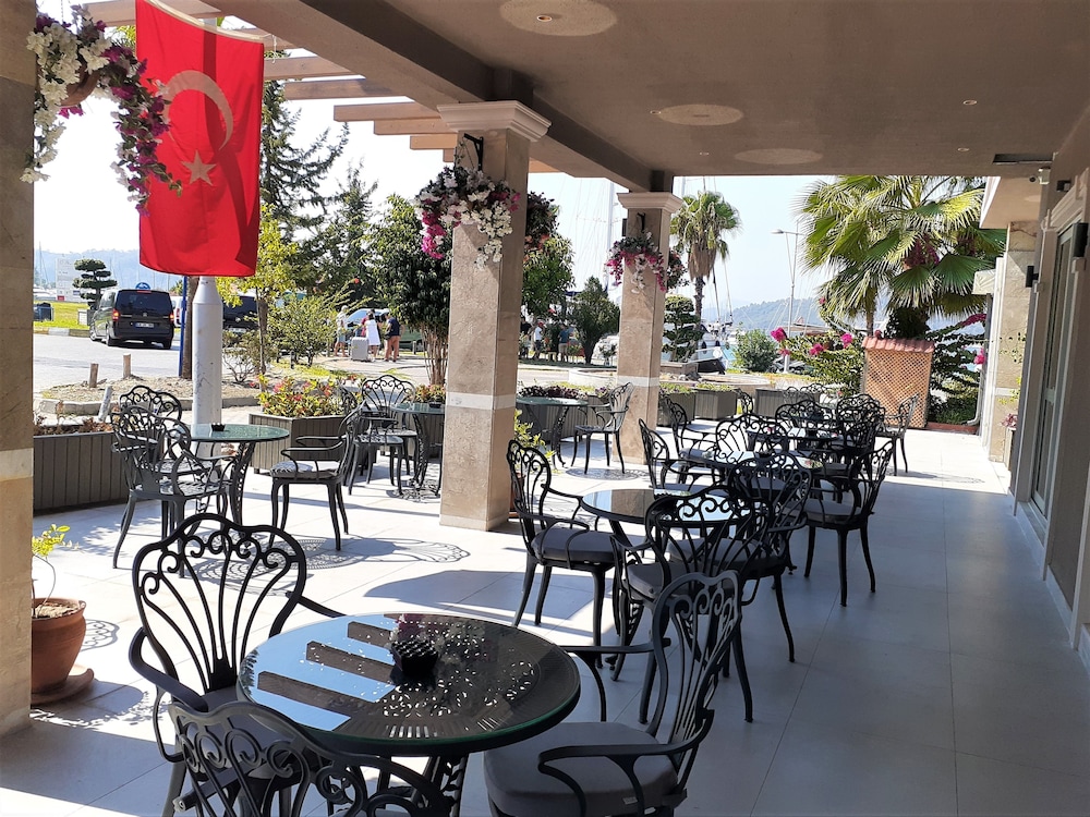 Marina Bay Gocek Hotel 31/33