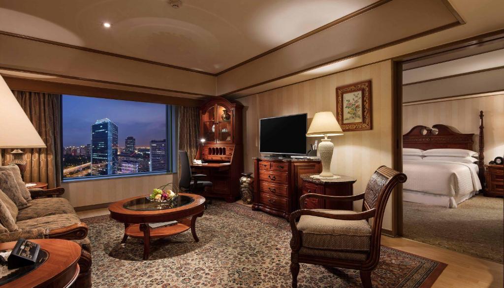 JUNIOR SUITE