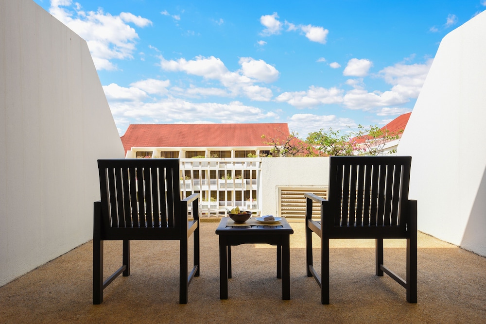 ANGKOR CENTURY RESORT AND SPA 73/78