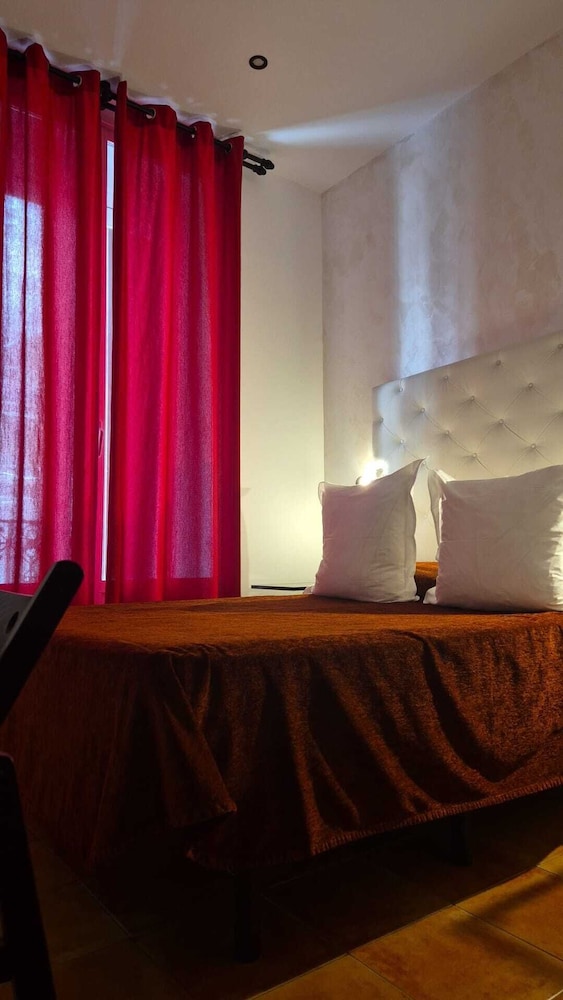 Hostal Las Fuentes 42/66
