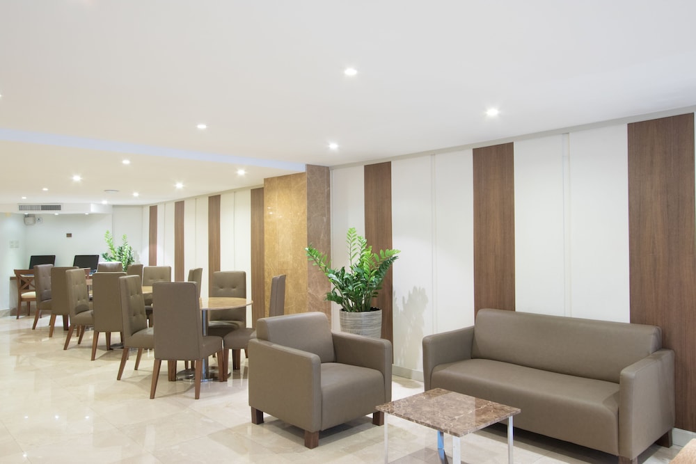 Thomson Hotel Huamark 35/50