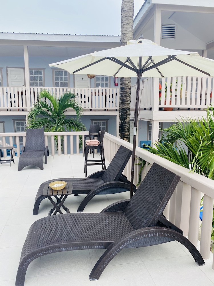 La Isla Resort 45/68