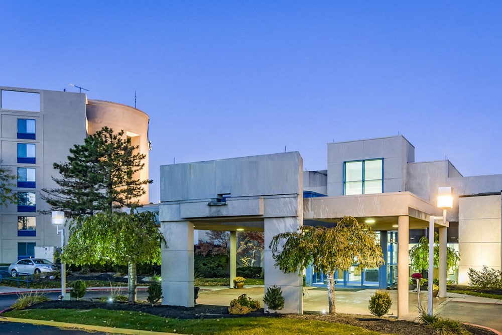 Delta Hotels by Marriott Toledo 1/50
