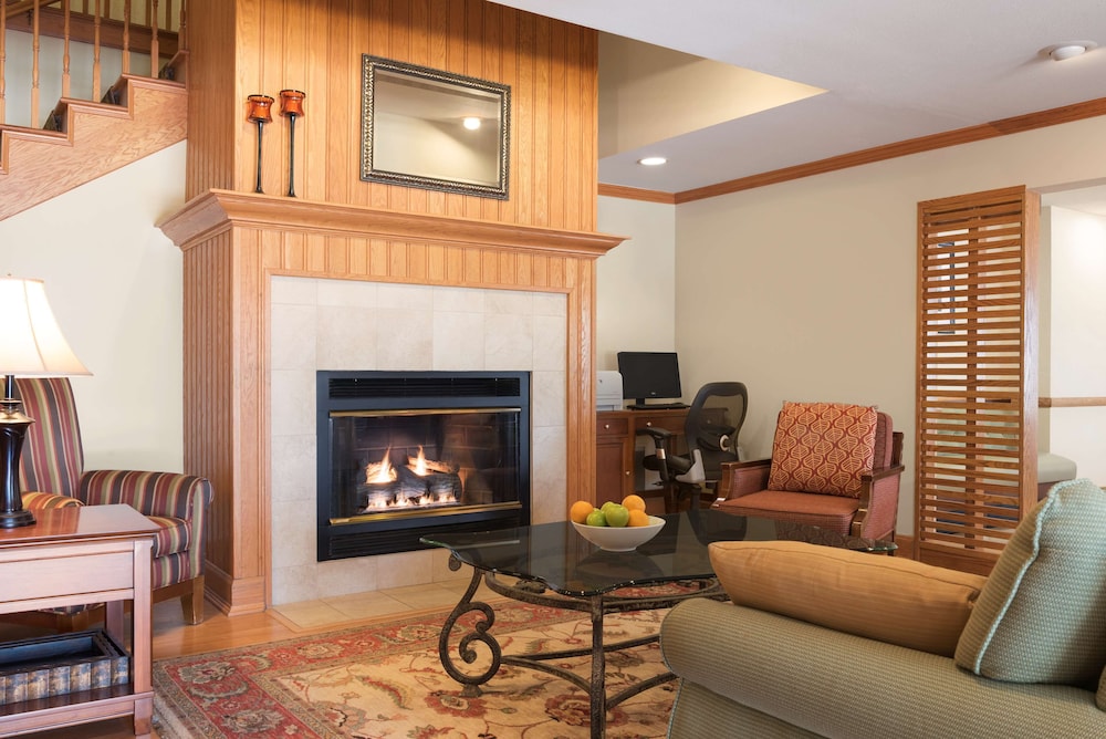 Country Inn & Suites by Radisson, Davenport - Quad Cities 10/17