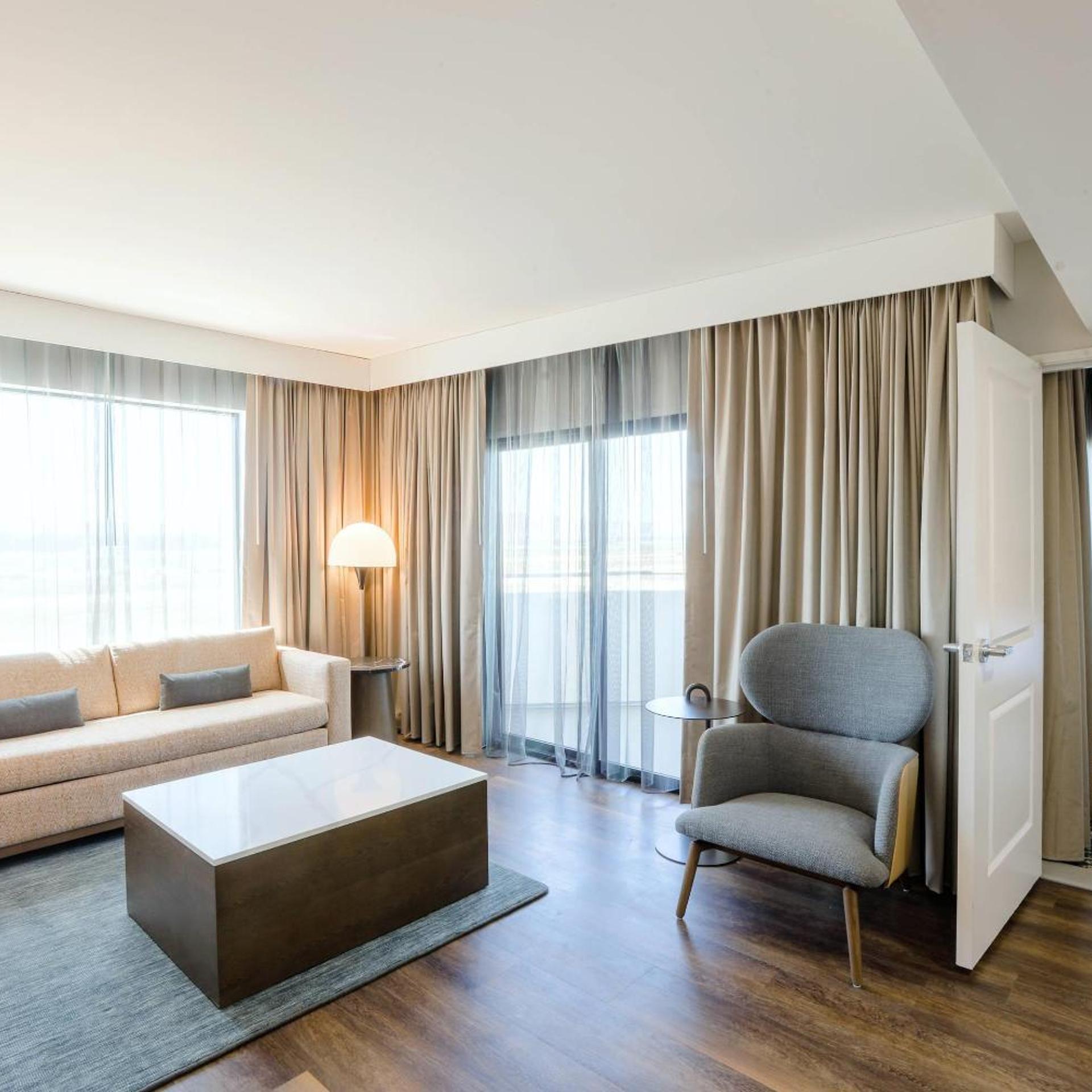 Suite, King Bed, Living Area, Pet Friendly, Radisson Hotel Santa Maria 2/5