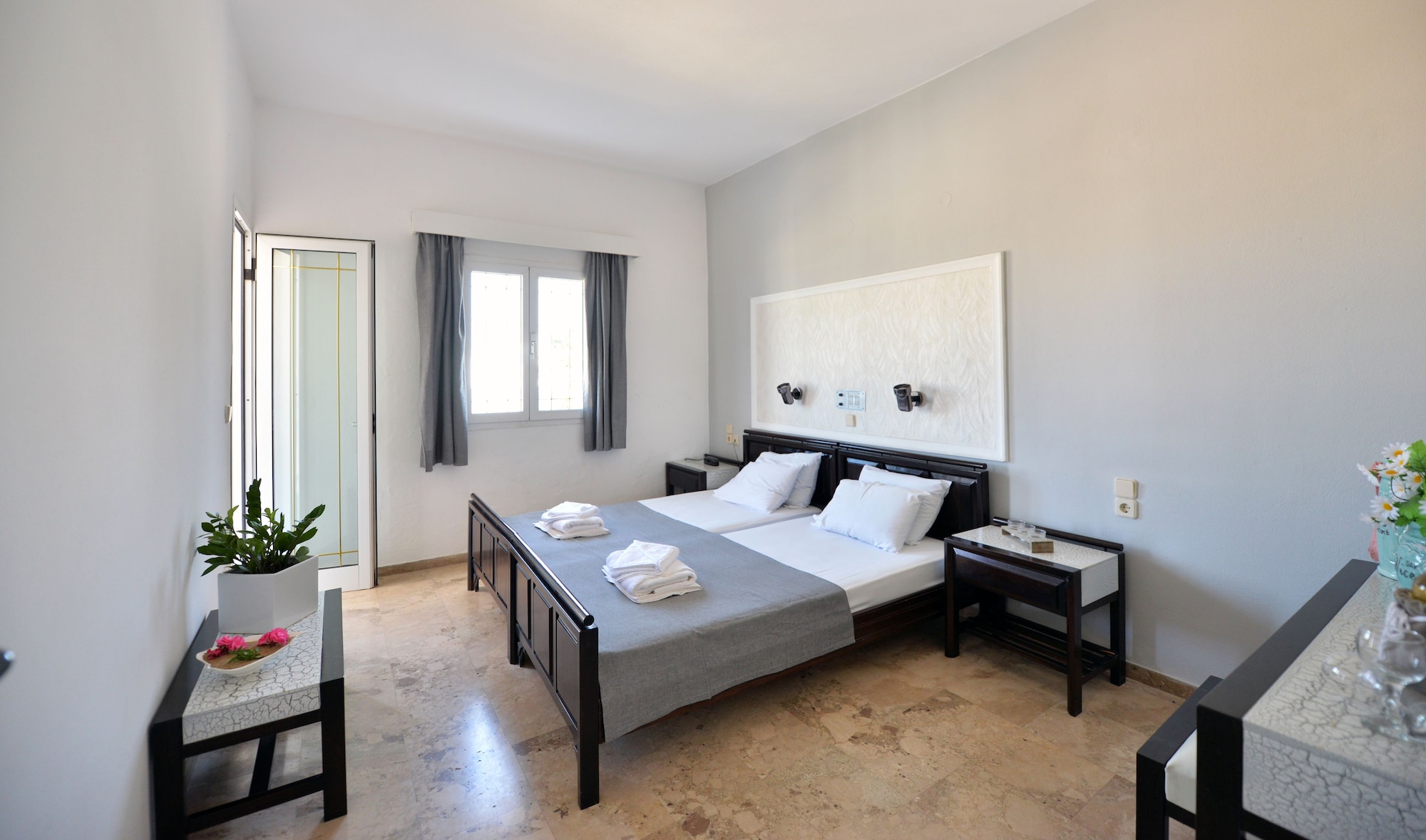 APARTMENT, TWIN BEDS, 2 SOFA