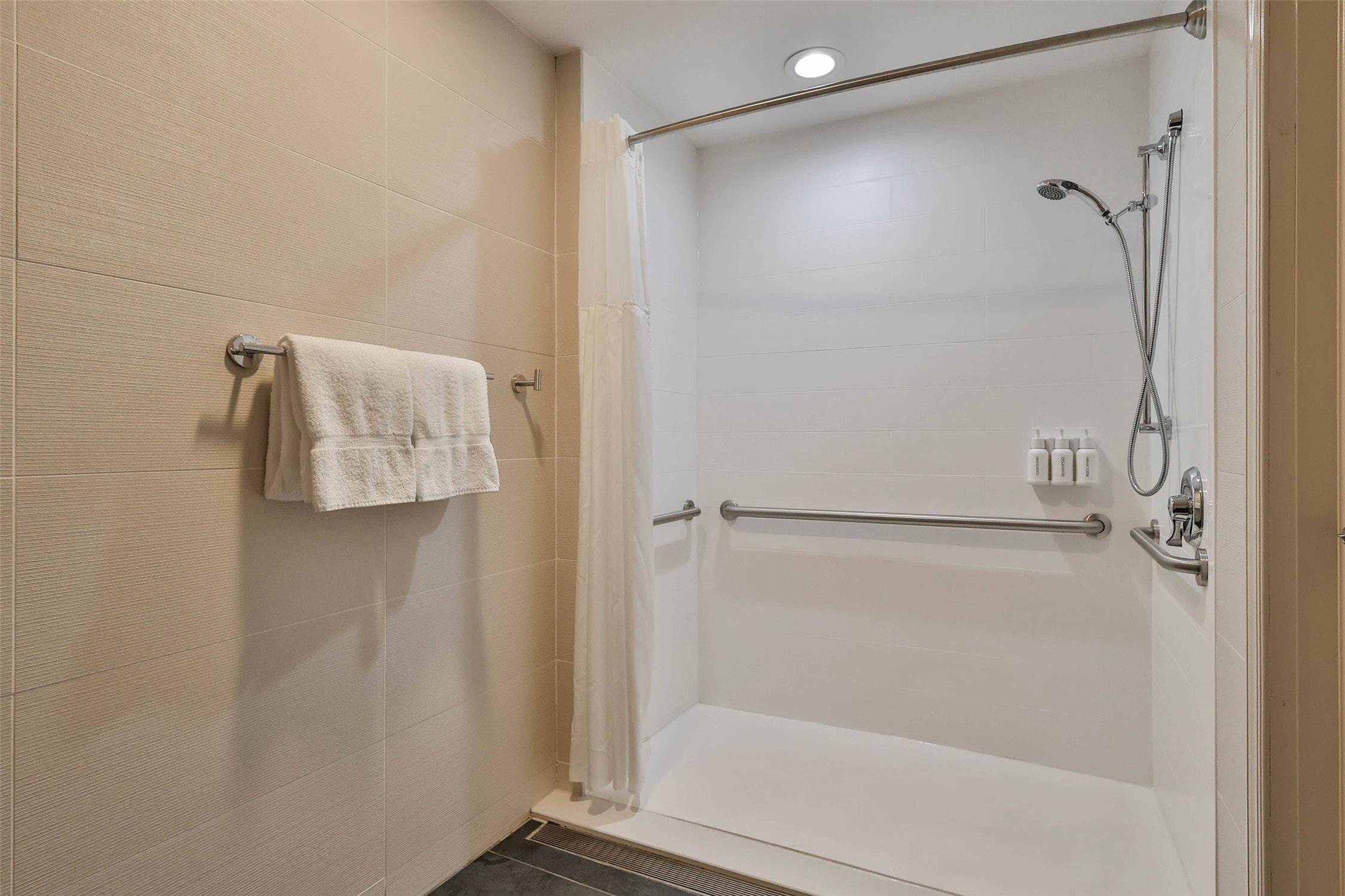 The Penn Stroud Stroudsburg - Poconos, an Ascend Collection Hotel 42/43