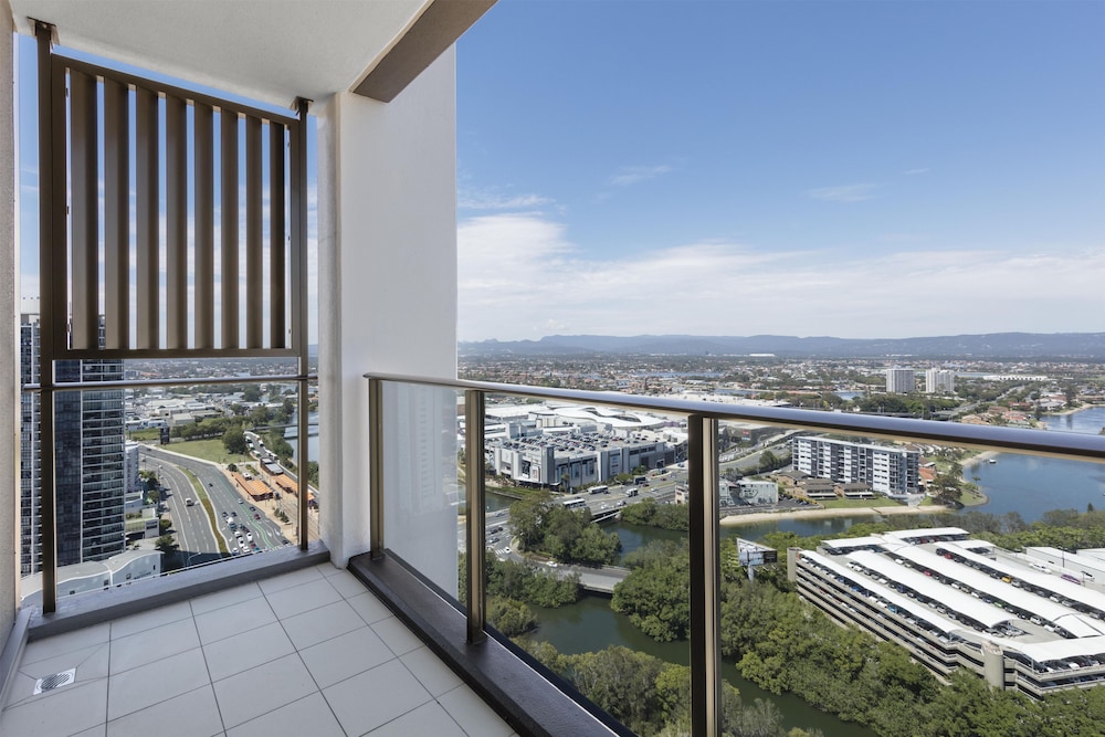 Avani Broadbeach Residences 36/74