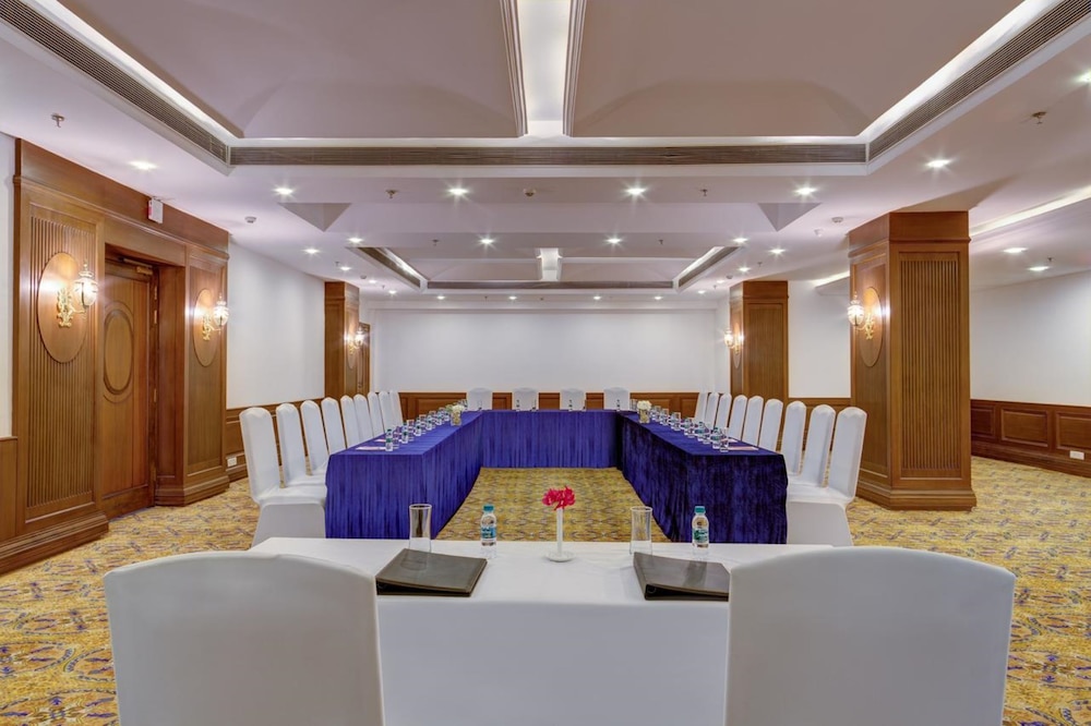 Ramada Plaza by Wyndham Chandigarh Zirakpur 42/58