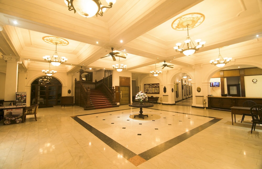 Queens Hotel 10/50