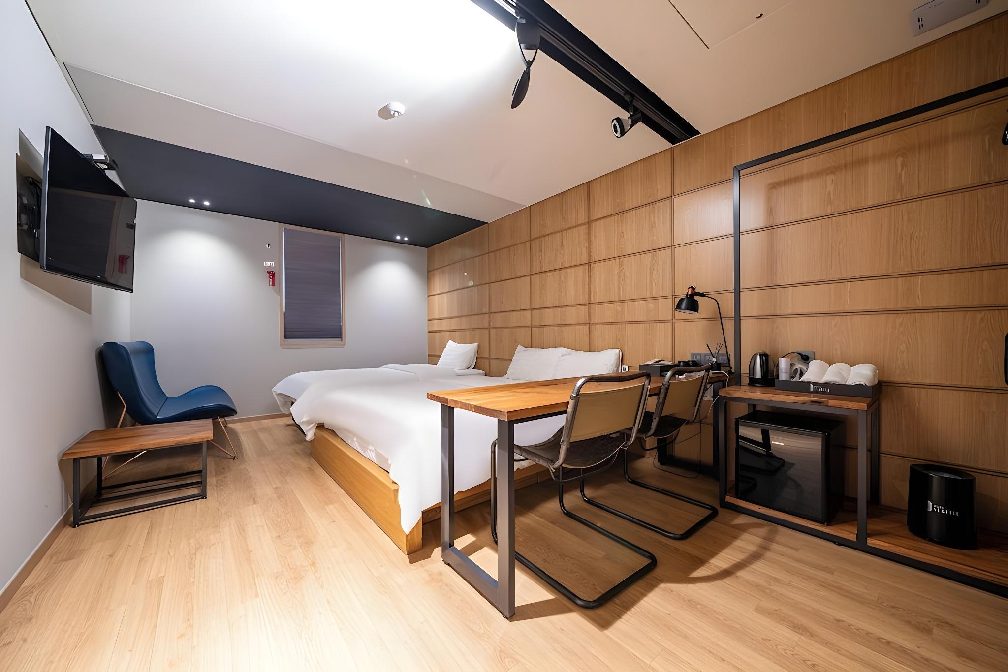 Signature, Multiple Bedrooms