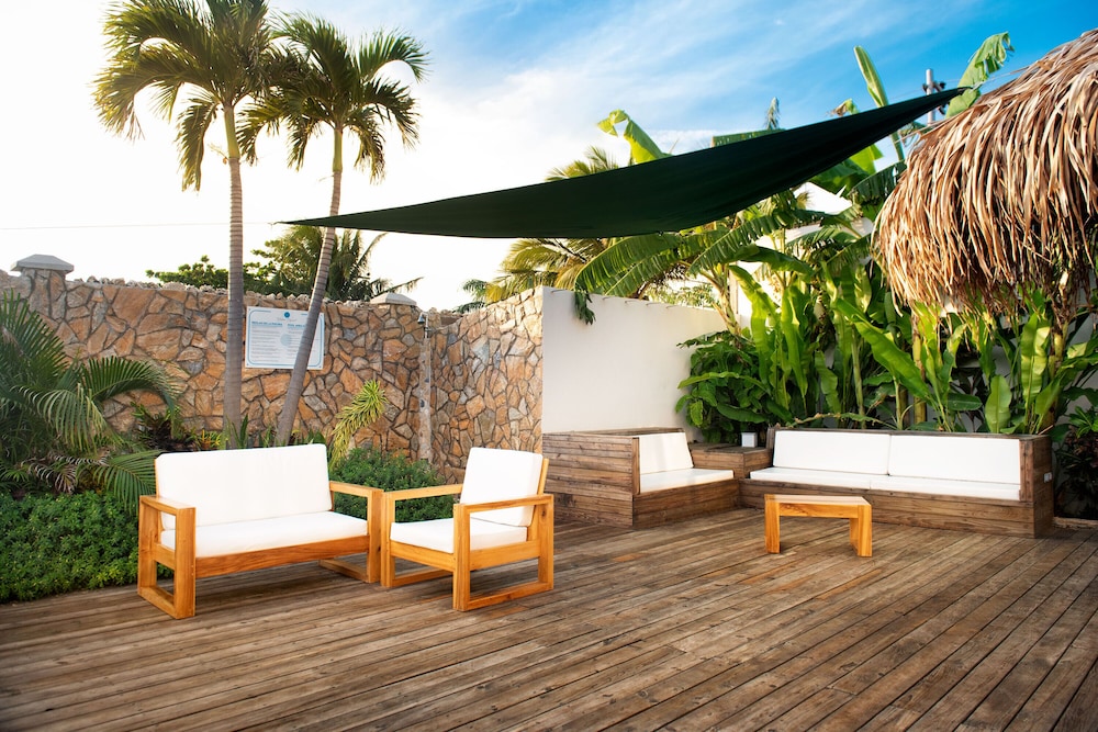 Naboo Resort & Dive Center - Adults Only 44/50