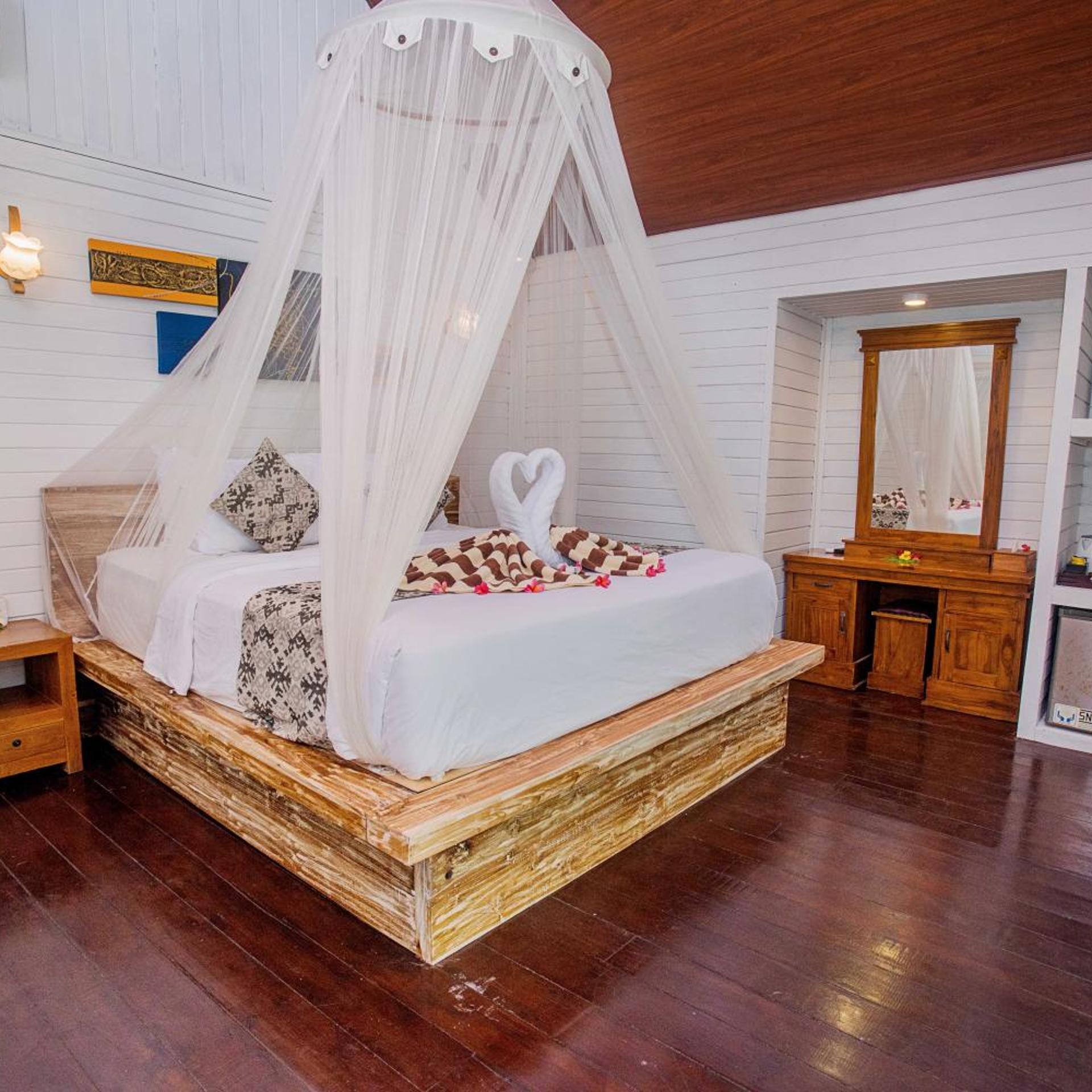Hut, Deluxe, Double Bed, Pool View