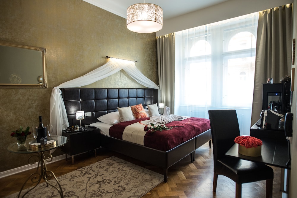 Alfons Boutique Hotel 56/75