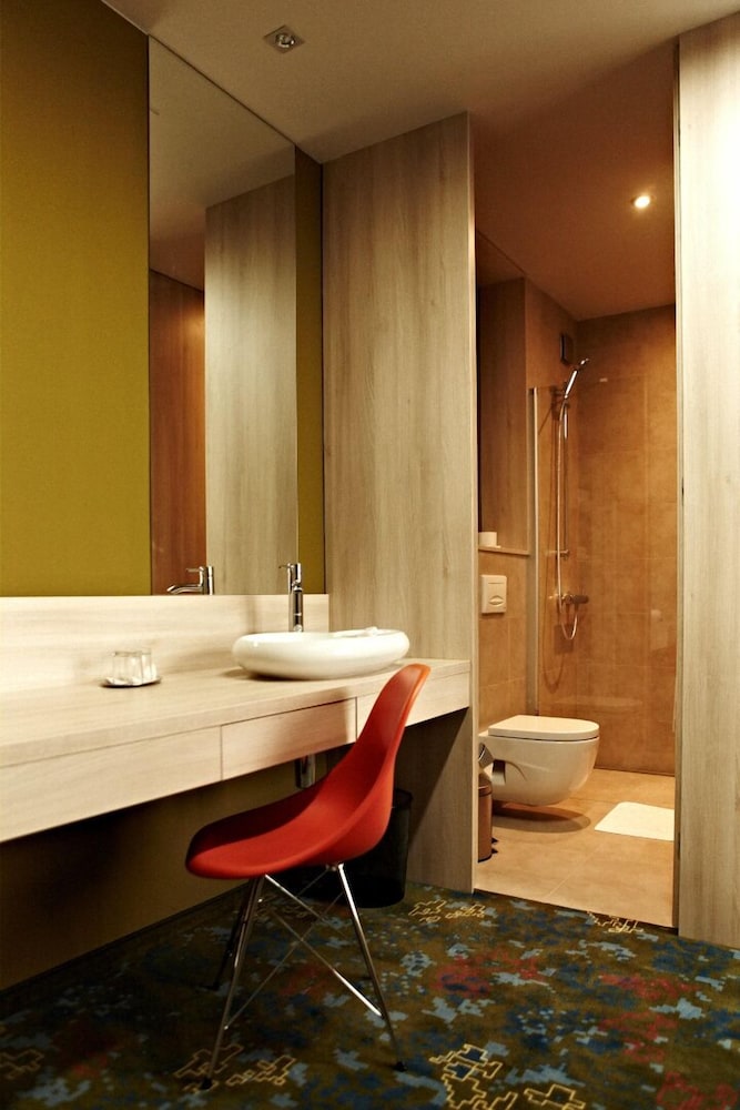 Kongres Hotel Roca 65/76