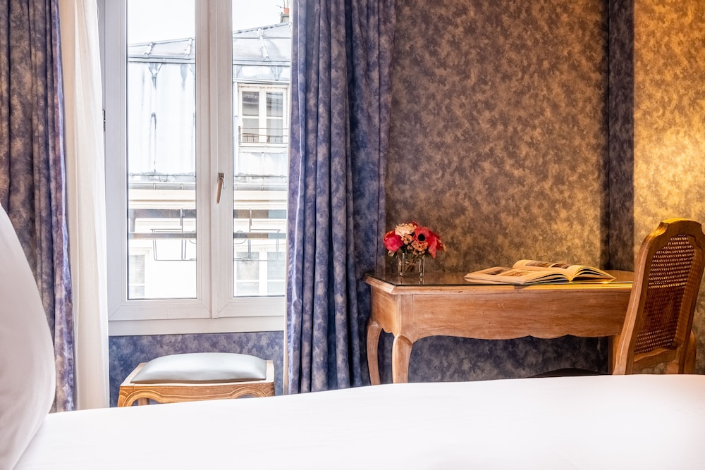 Hotel Baudelaire Opera 47/72