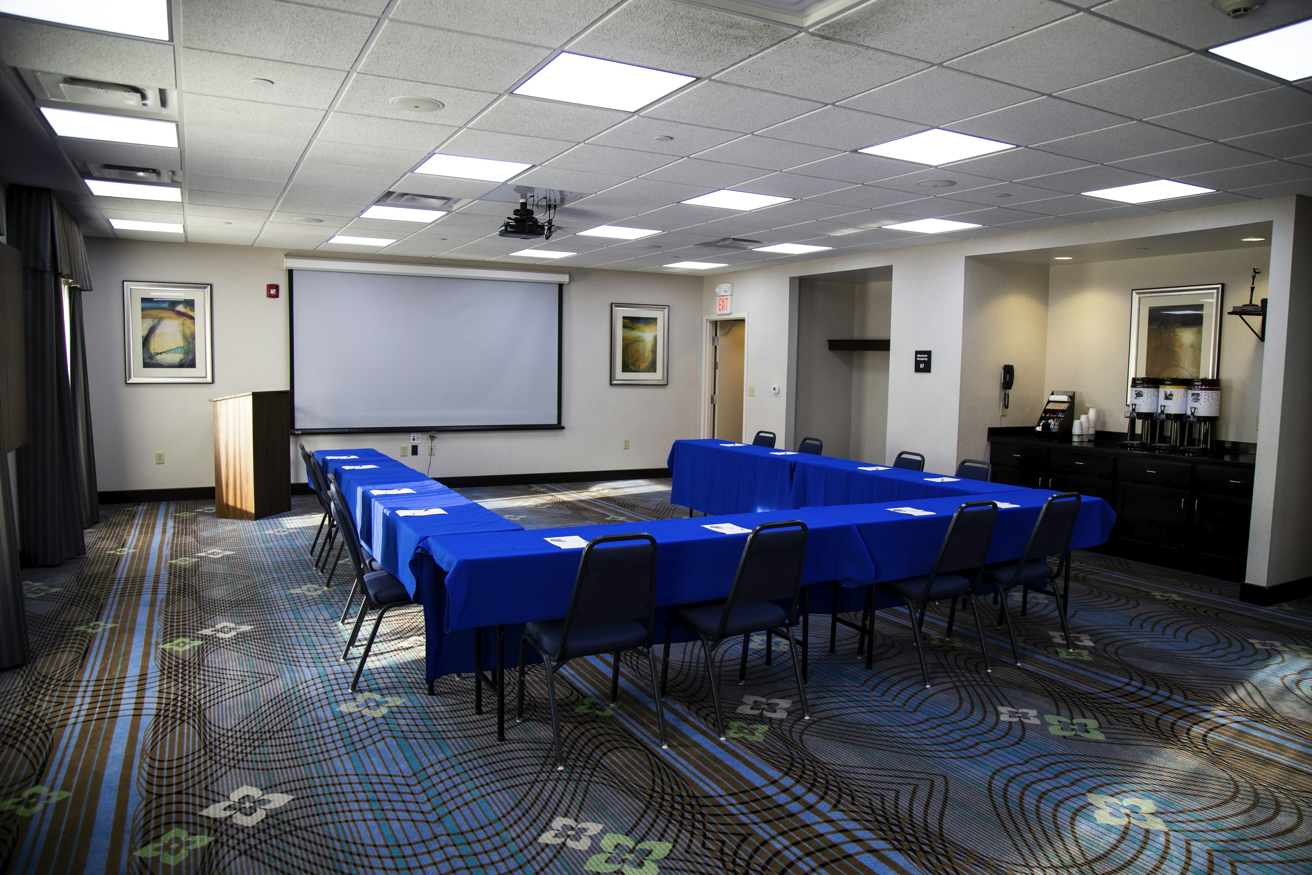 Hampton Inn and Suites Sharon 48/62
