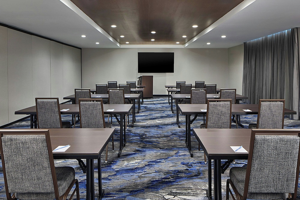 Fairfield By Marriott Inn & Suites Cornelia 18/25