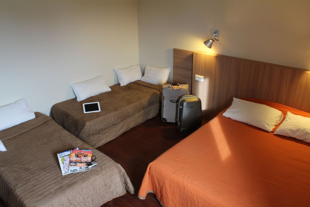 Kyriad Direct Agen-Castelculier 22/41