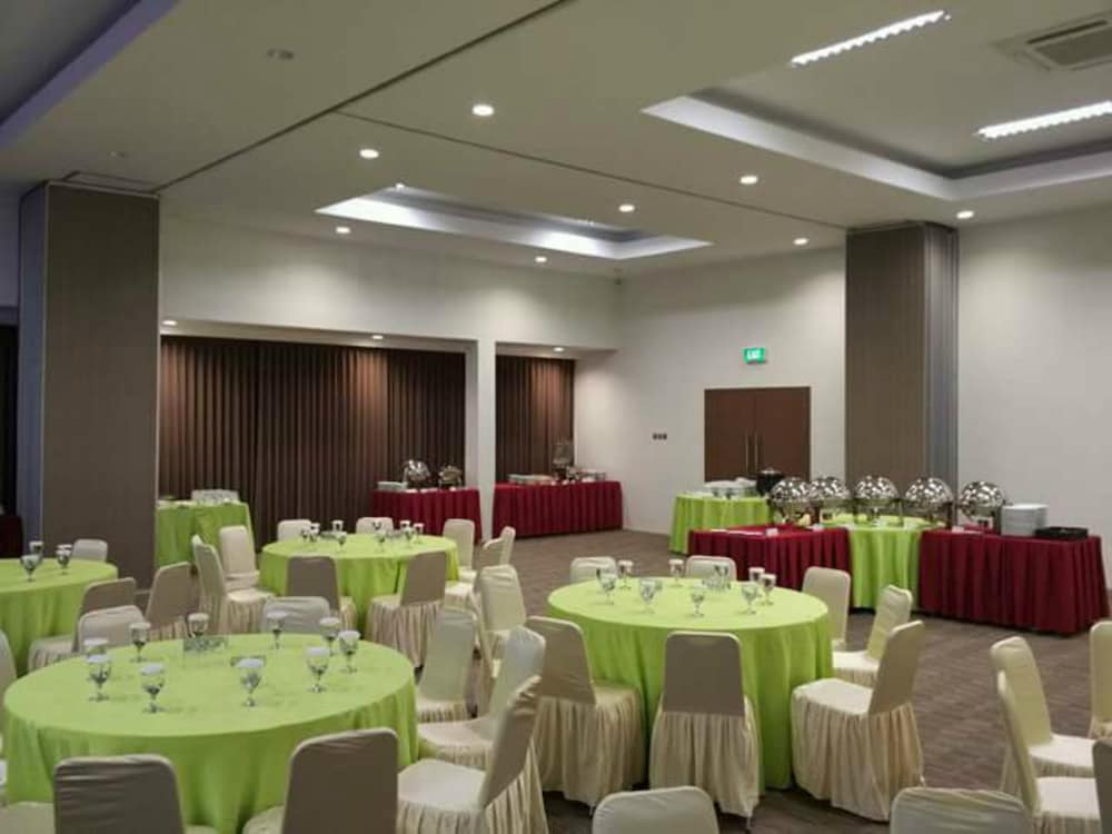 Opi Indah Hotel 40/52