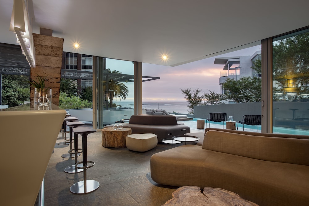 Pod Camps Bay 53/70