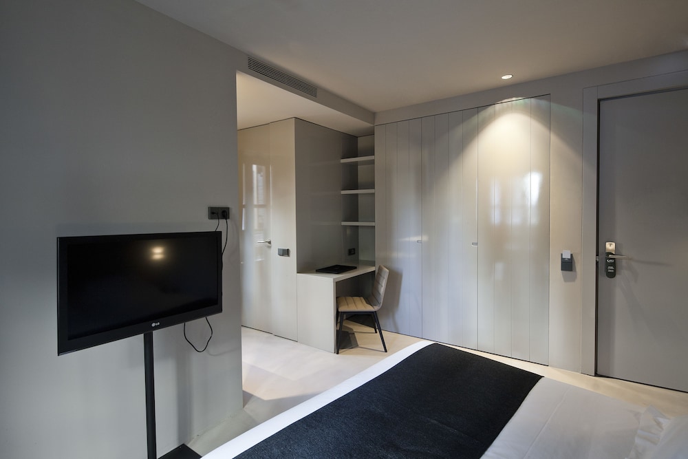 CARO HOTEL 14/71