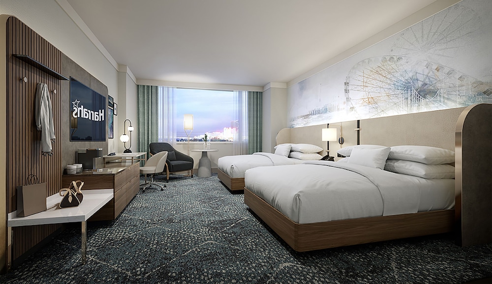 TOWER, 2 QUEEN BEDS, WATER FRONT, CITY VIEW, HIGH FLOOR